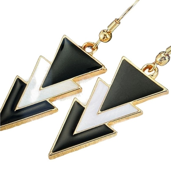 Fashion Triangle Color Block, Black and White Women's Drop Pierced Earrings - Picture 1 of 4